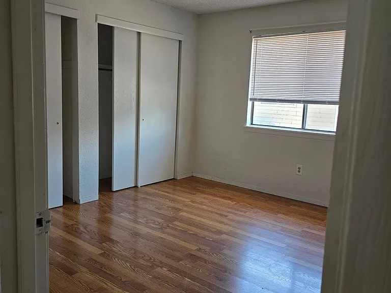 862 Iowa Ave — Photo 7