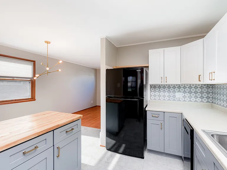 7032 Parkwood St — Photo 10