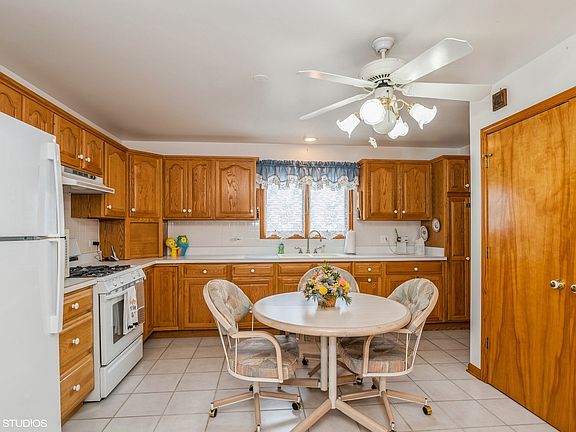 5th image of 26414 W Grapevine Ave