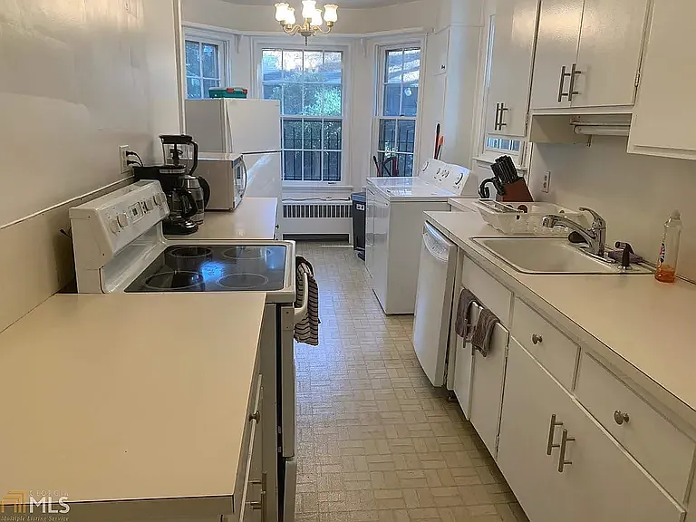 1947 Ardmore Rd NW — Photo 14