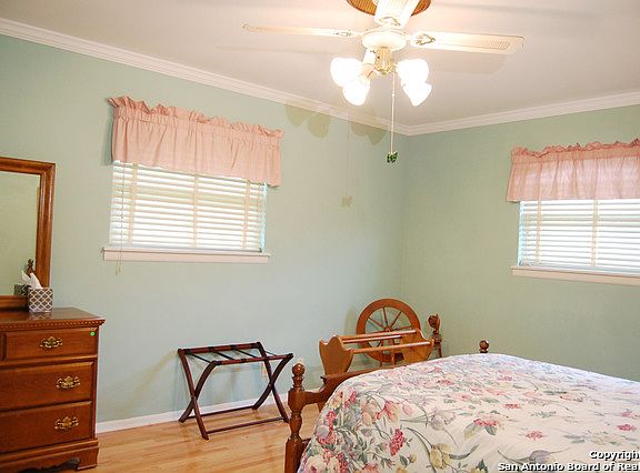 3rd image of 114 Meadow Way