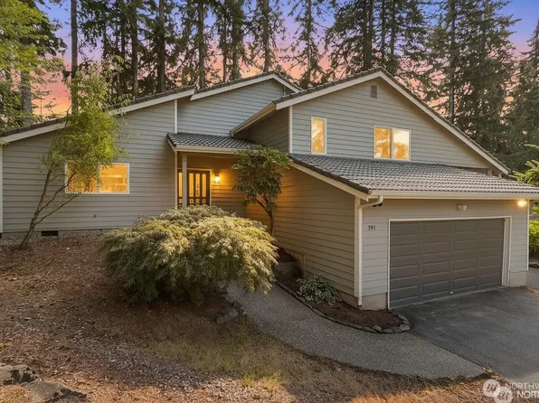391 E Rainier Drive, Allyn, WA 98524
