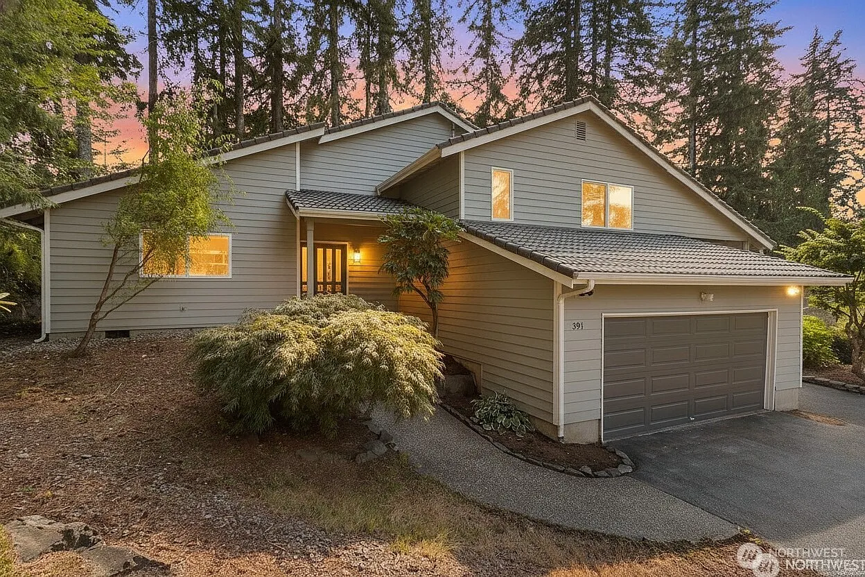 391 E Rainier Drive photo 1