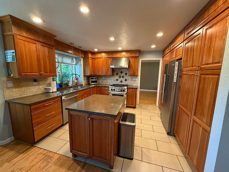 3113 Sweet Clover St — Photo 5
