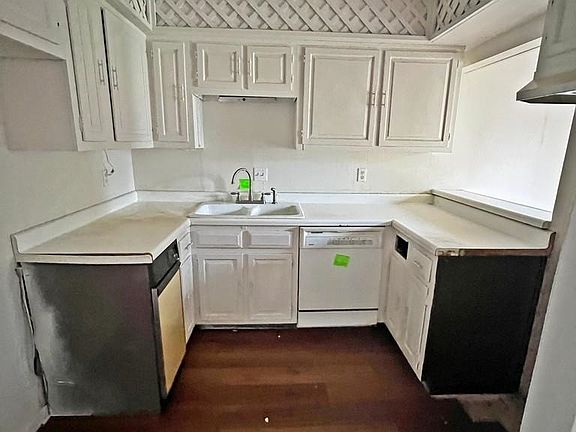 3rd image of 4040 Graham Oaks Ct #21