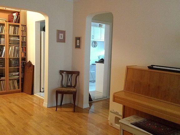 3rd image of 3 Town House Pl APT 2h