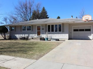 3002 9th St N, Fargo, ND 58102