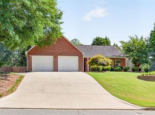 1561 Timber Heights Dr, Loganville, GA 30052