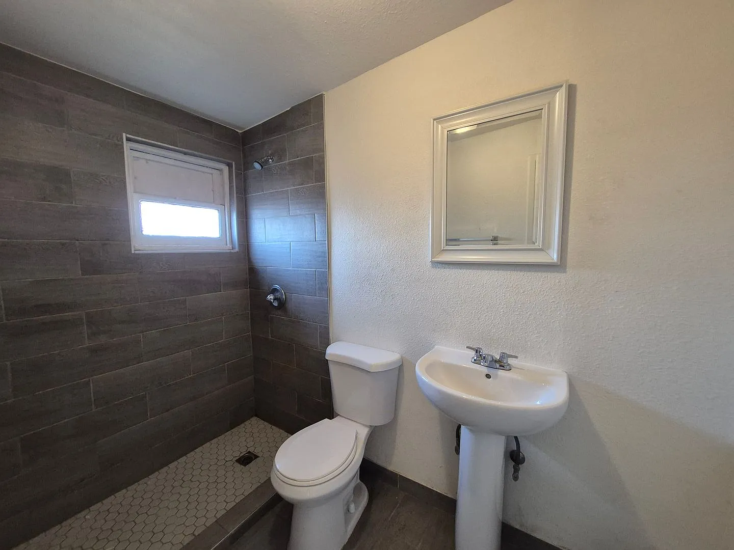 2361 S Walnut Ave — Photo 2