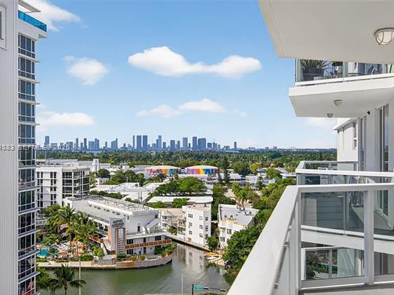 2401 Collins Ave #1406 — Photo 30