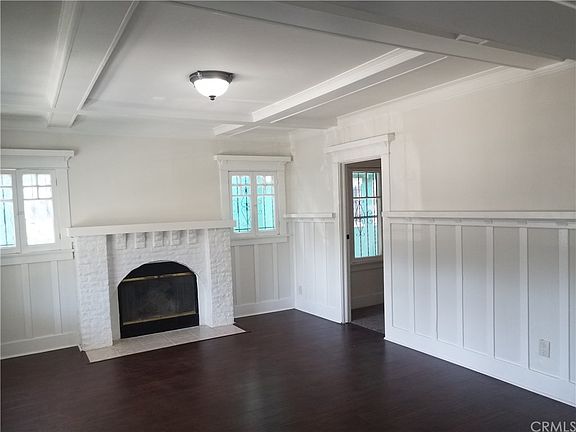 4th image of 1111 W 55th St