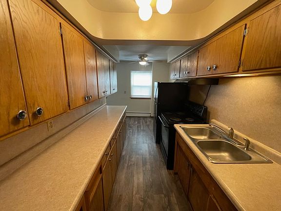 2nd image of 716 Como Ave #2