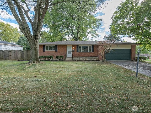 2nd image of 420 Stoneybrook Dr