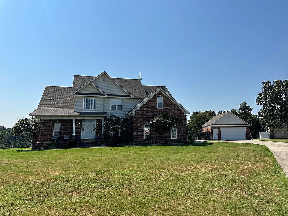 1st image of 104 Autumn Ln