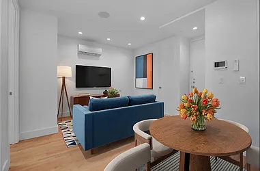 Rented by Loom Capital Group Inc.