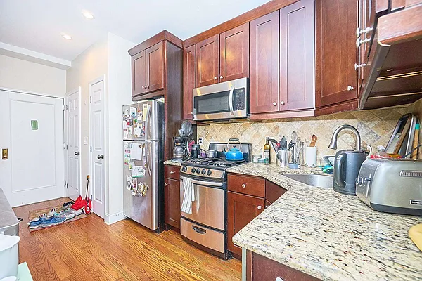 Rented by Keller Williams NYC | media 20