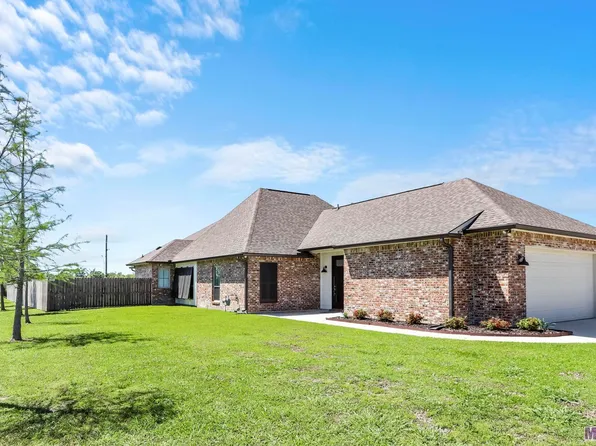 5146 Courtyard Dr, Gonzales, LA 70737