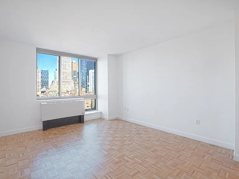 360 W 43rd St #S18F — Photo 2