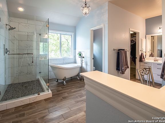 3rd image of 21247 Villa Valencia