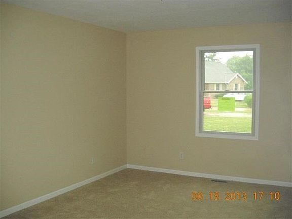 5th image of 3903 Madeline Ct