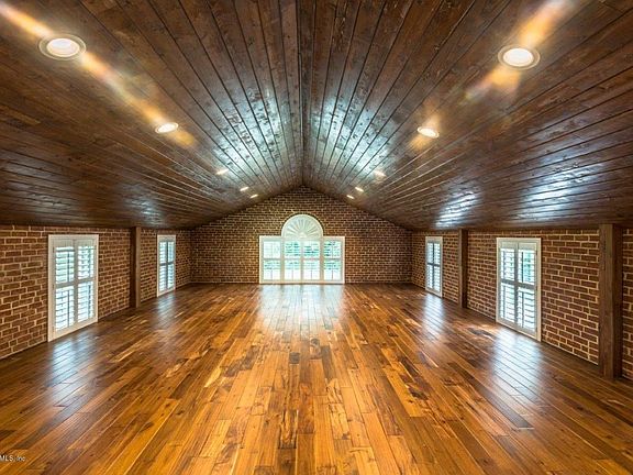 5th image of 10192 Whippoorwill Ln