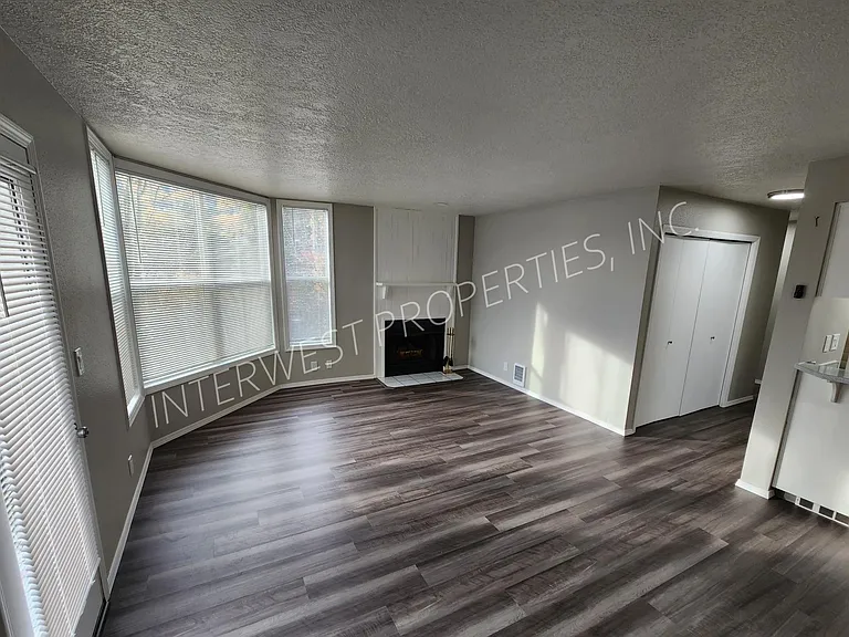 1525 SW 14th Ave #6 — Photo 2