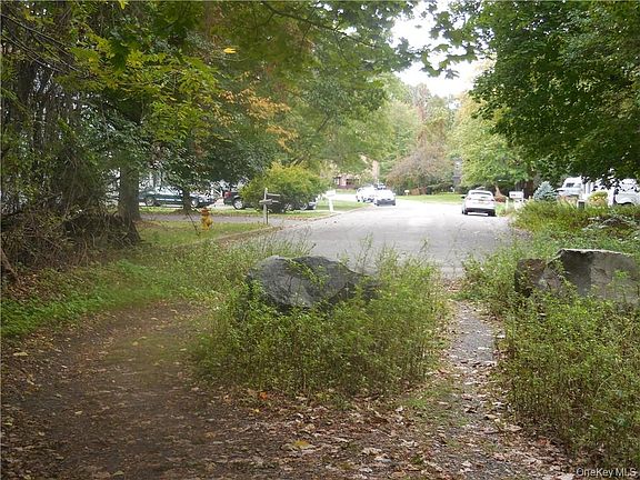 2nd image of 524 Macnary Road