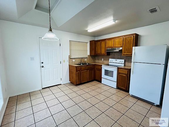 4th image of 9609 Kingbird Dr