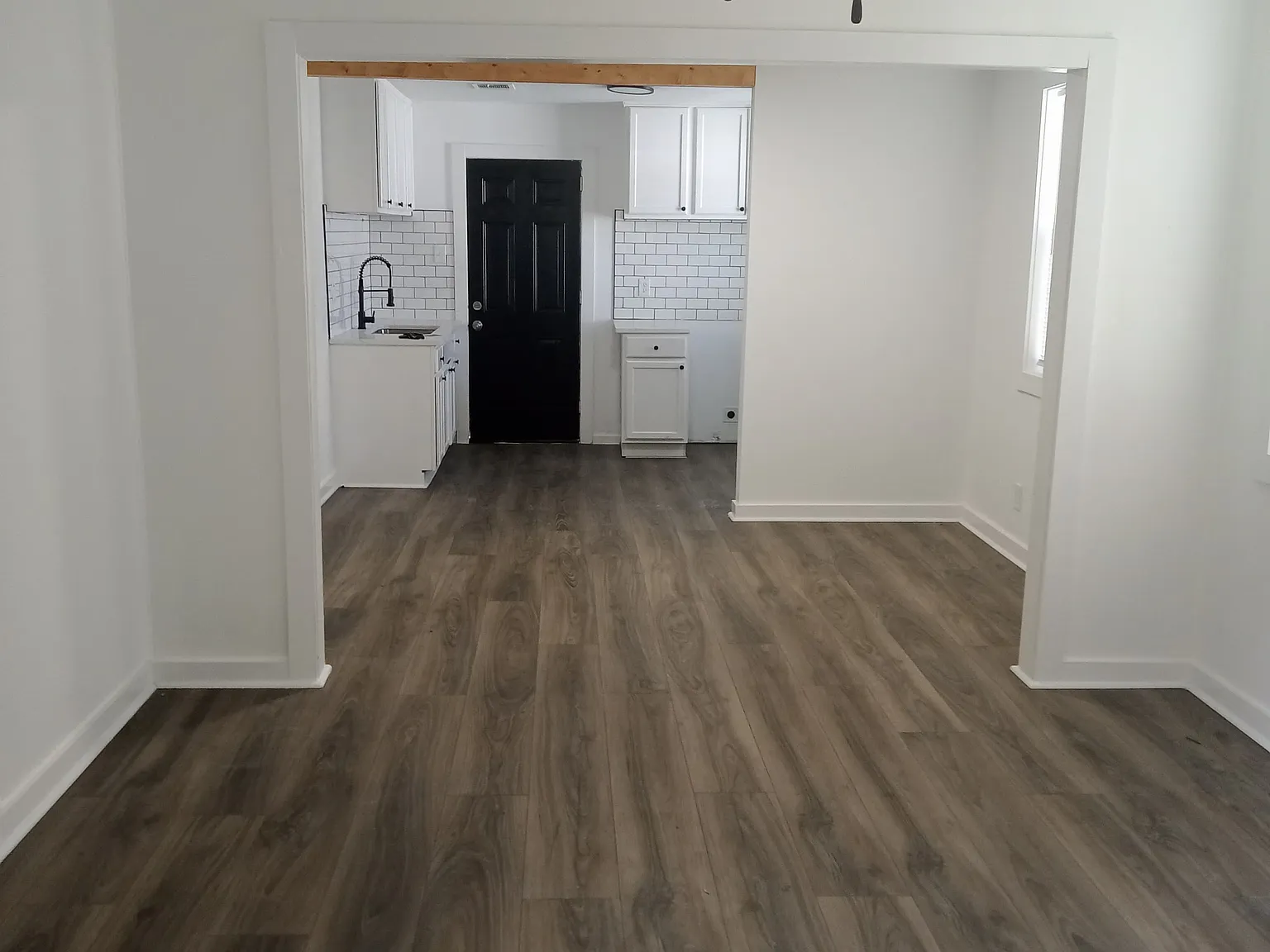 3 bed, 1200 sqft, $1,500 — Photo 2