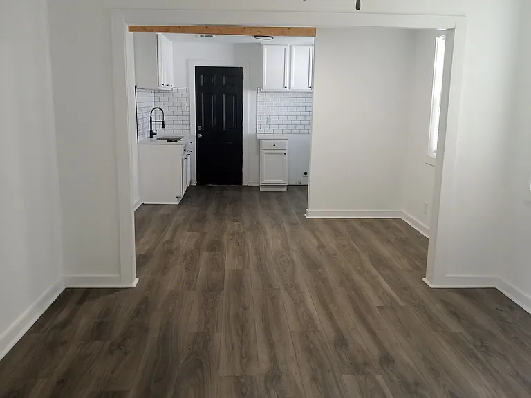 3010 Lorraine St — Photo 2