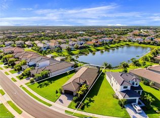 4461 Aurora St, Naples, FL 34119