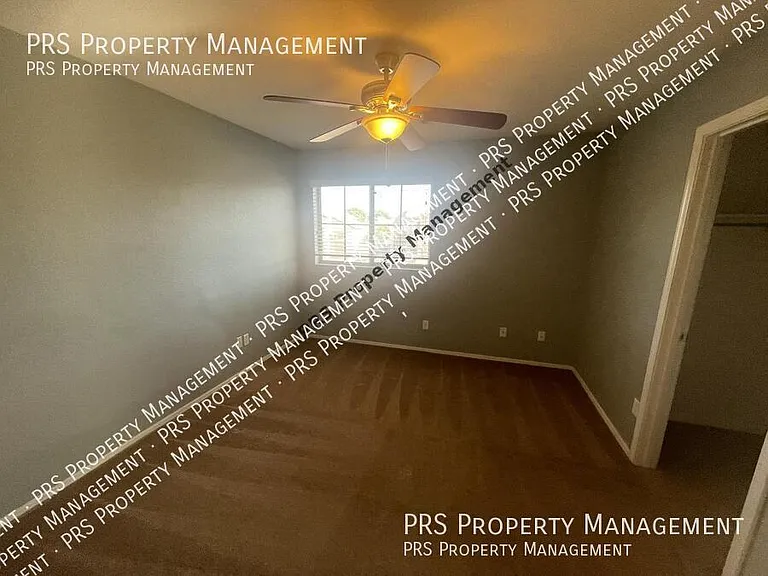1053 W Bruce Ave — Photo 11