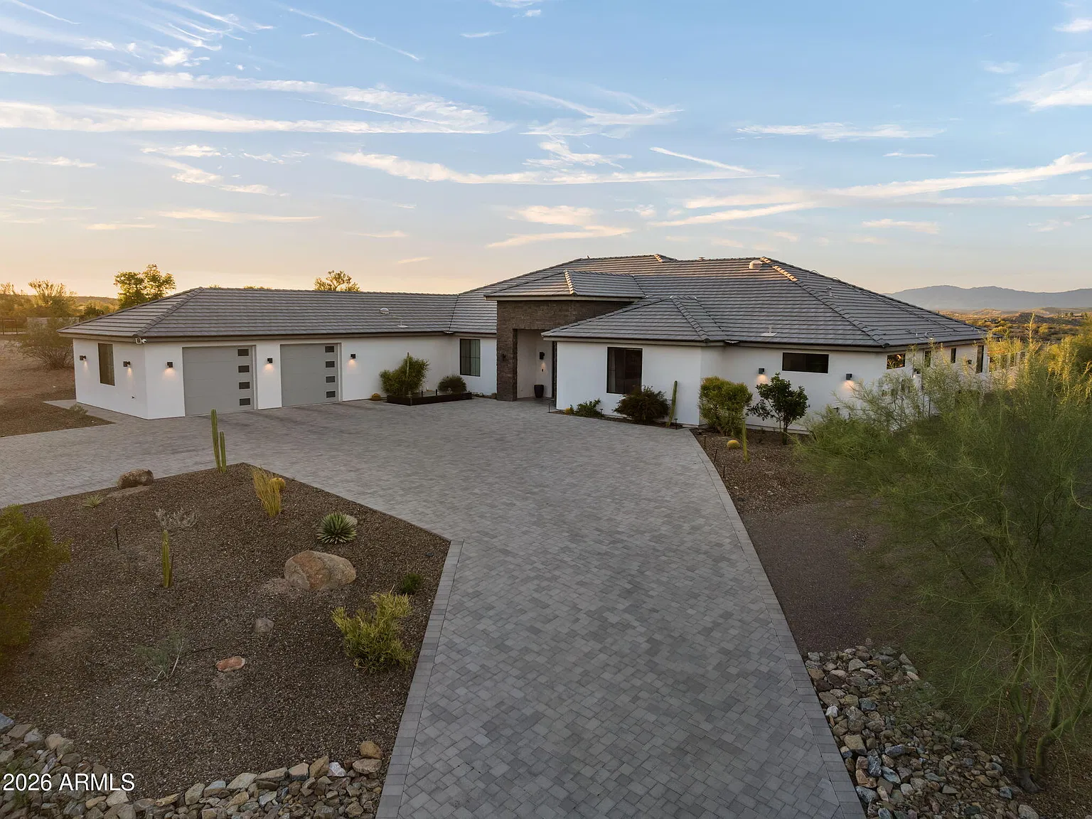 4 bed, 3.5 bath, 4205 sqft, $3,750 — Photo 2