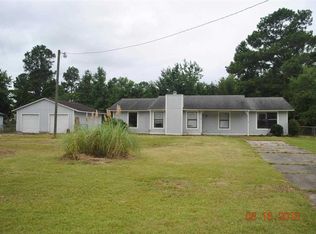 34 Collins Dr, Midway Park, NC 28544