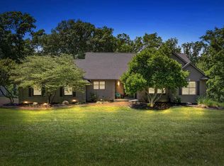 4000 Mehaffey Ln NE, Solon, IA 52333