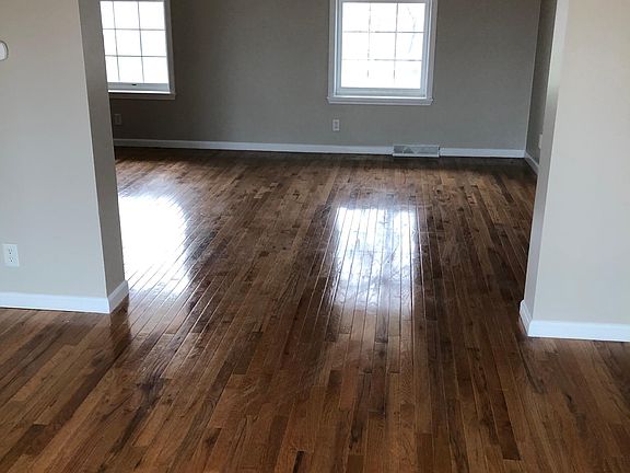 3rd image of 6026 Creekside Dr