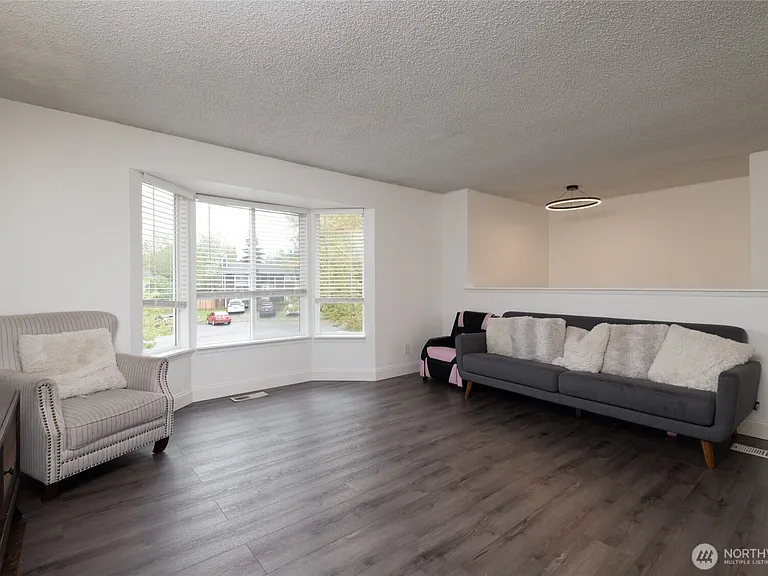 12638 SE 210th Ct — Photo 5