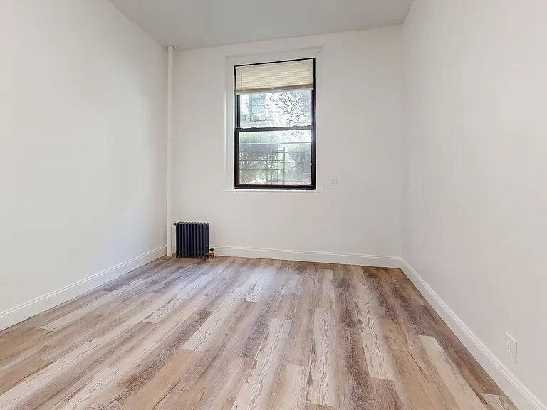 21-37 33rd St #1A — Photo 10