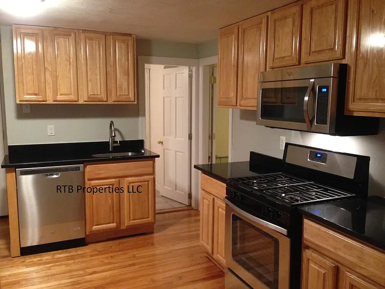 24 Baker St #3 — Photo 1