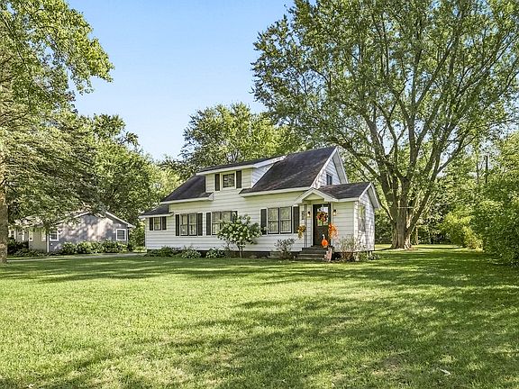 2nd image of 300 Elm Avenue W