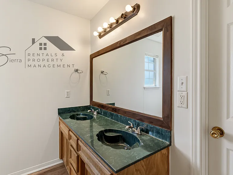 2304 Sandstone Dr — Photo 10