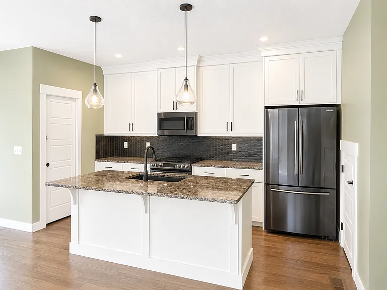 1634 S Oakland Ave — Photo 6