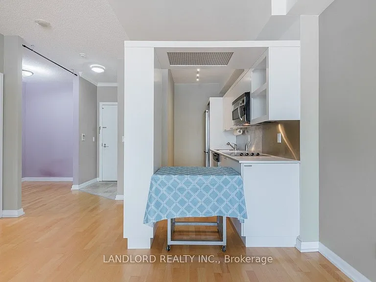 111 Elizabeth St #1620 — Photo 9