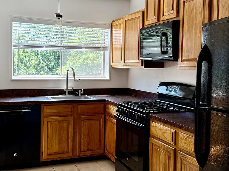 10655 Montrose Ave #204 — Photo 5