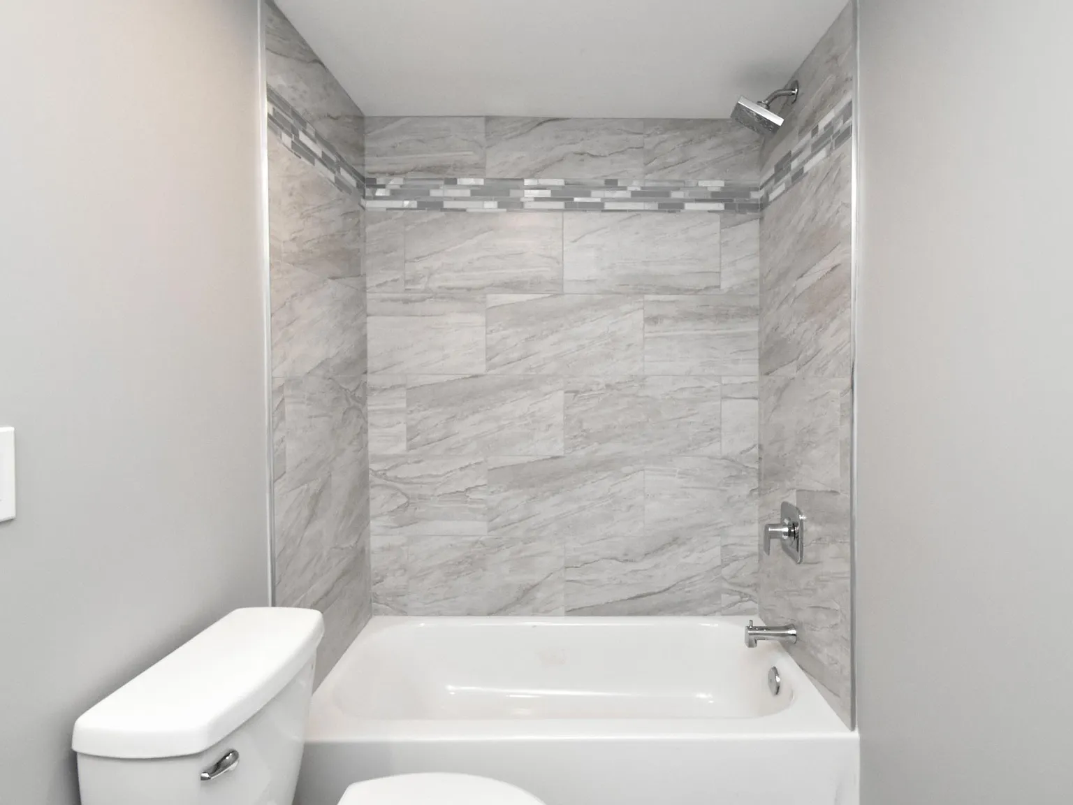 2 bed, 750 sqft, $1,300 — Photo 2