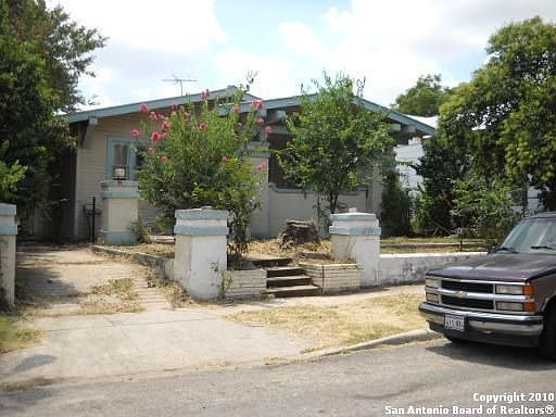 1st image of 1412 Saunders Ave