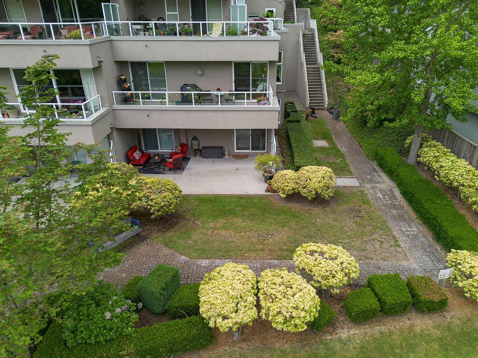 1400 View Cres #104
