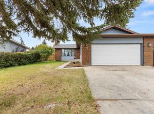 5217 N Shannon Dr, Olds, AB T4H 1B2