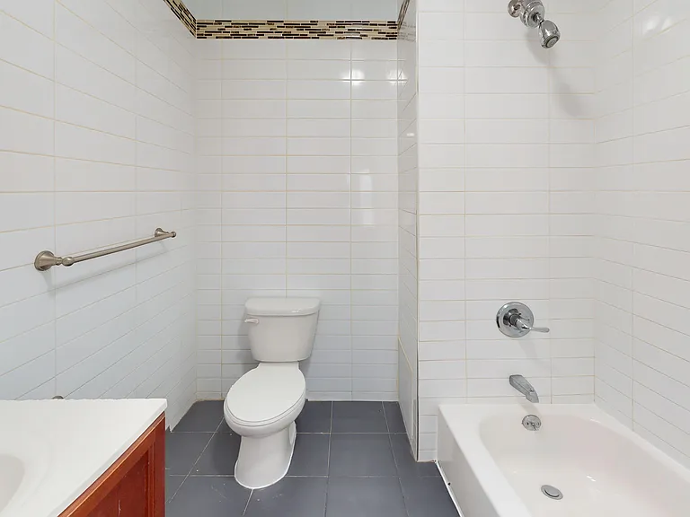 123 Lexington Ave #5R — Photo 7