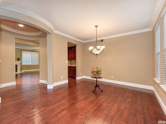 4th image of 3120 Montrose Way